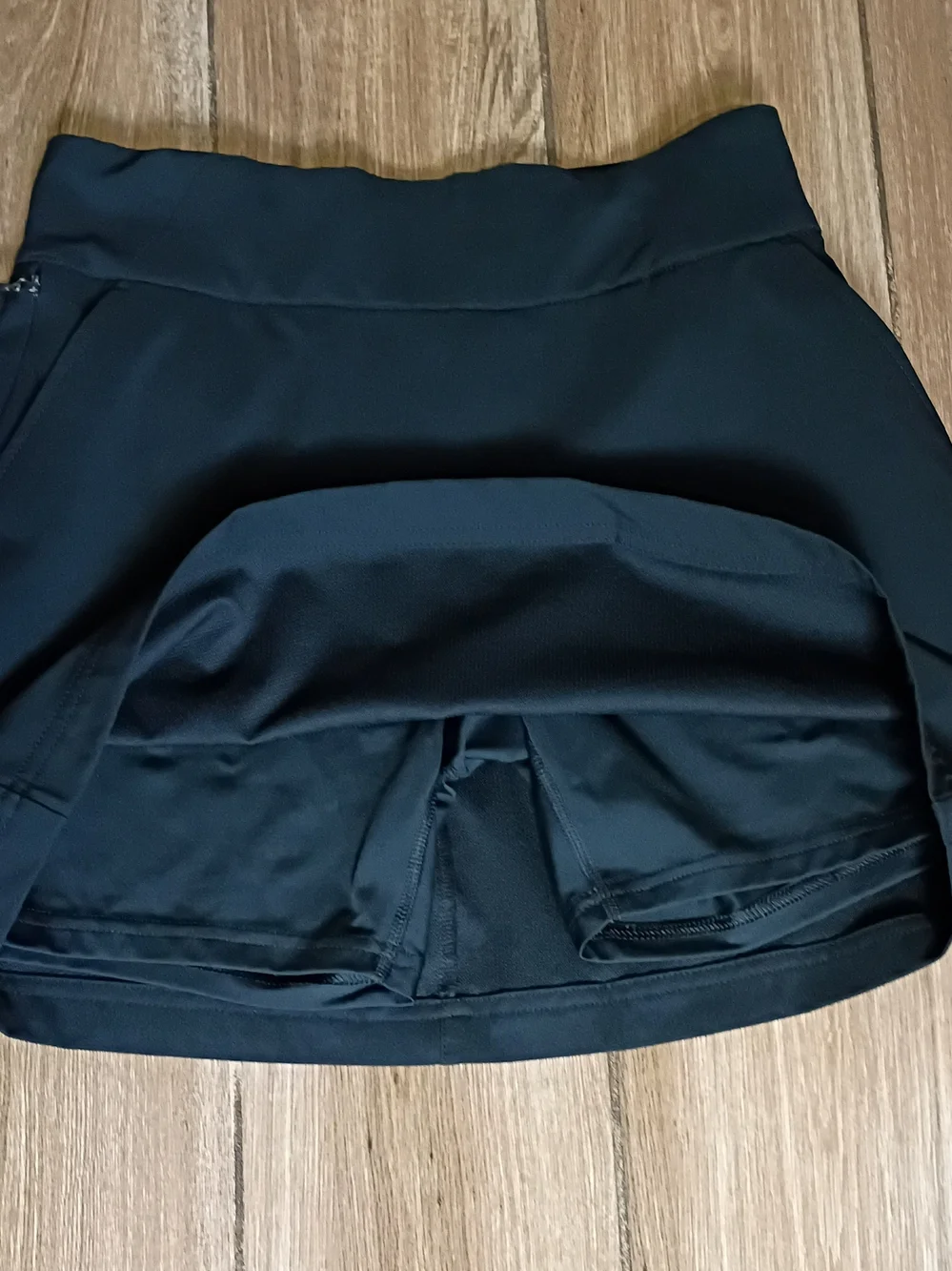 Women's Black Athletic Mini Skirt with Smooth Waistband